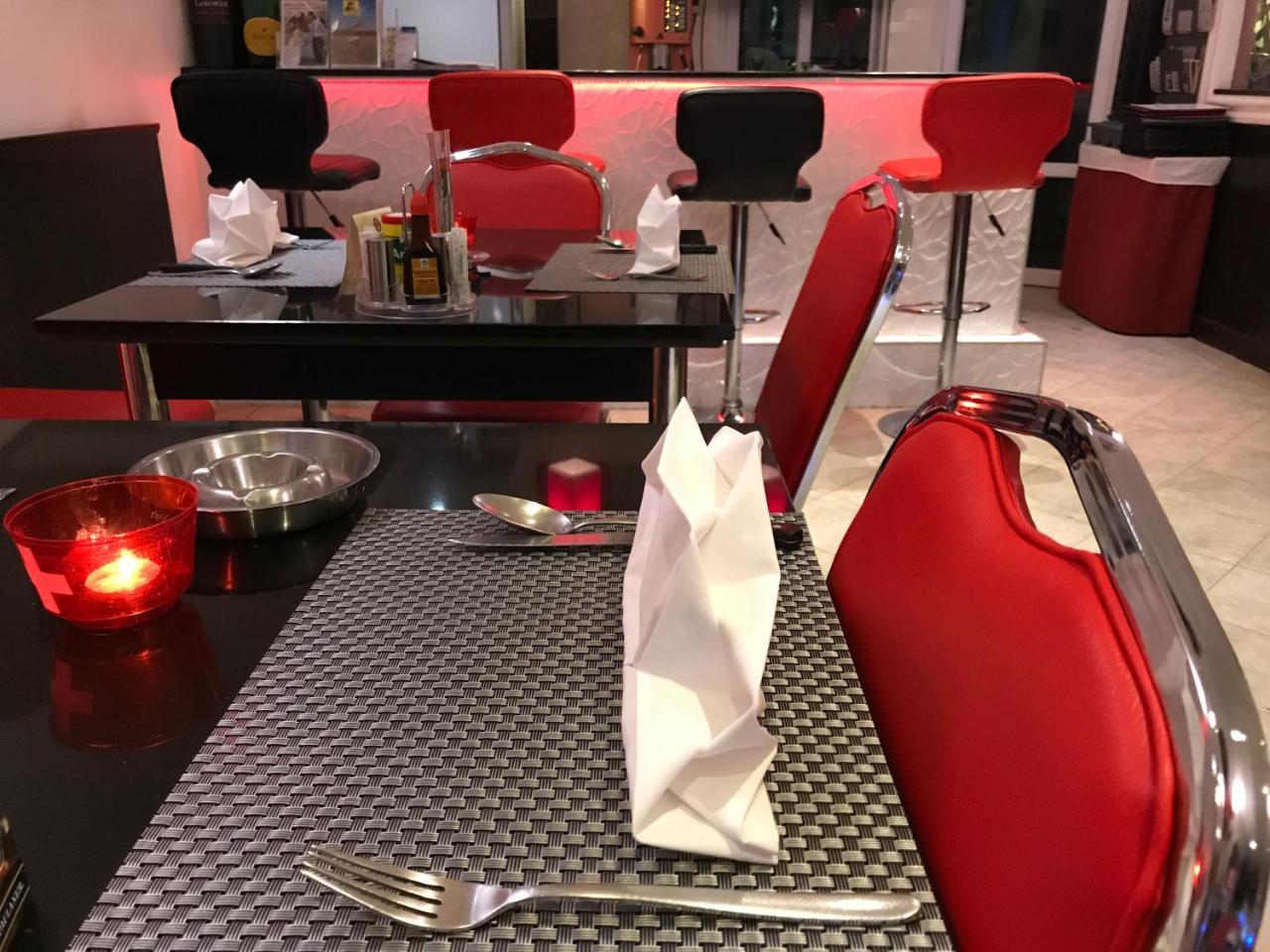 Swiss Food Restaurant And Room For Rent Pattaya Dış mekan fotoğraf